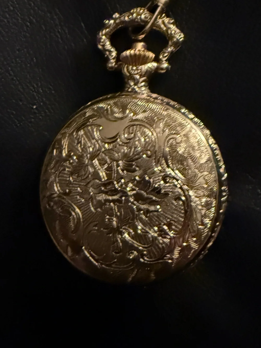 Cariole Vintage 45mm Gold-Tone “Buck” Pocket Watch Antimagnetic (not working) - Picture 3 of 5